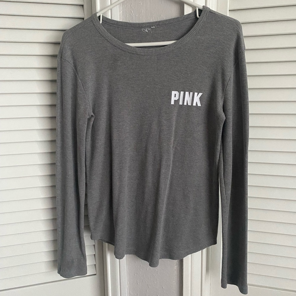 grey pink long sleeve top